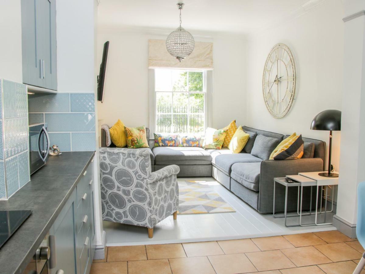 1 Reabrook Place Shrewsbury Esterno foto